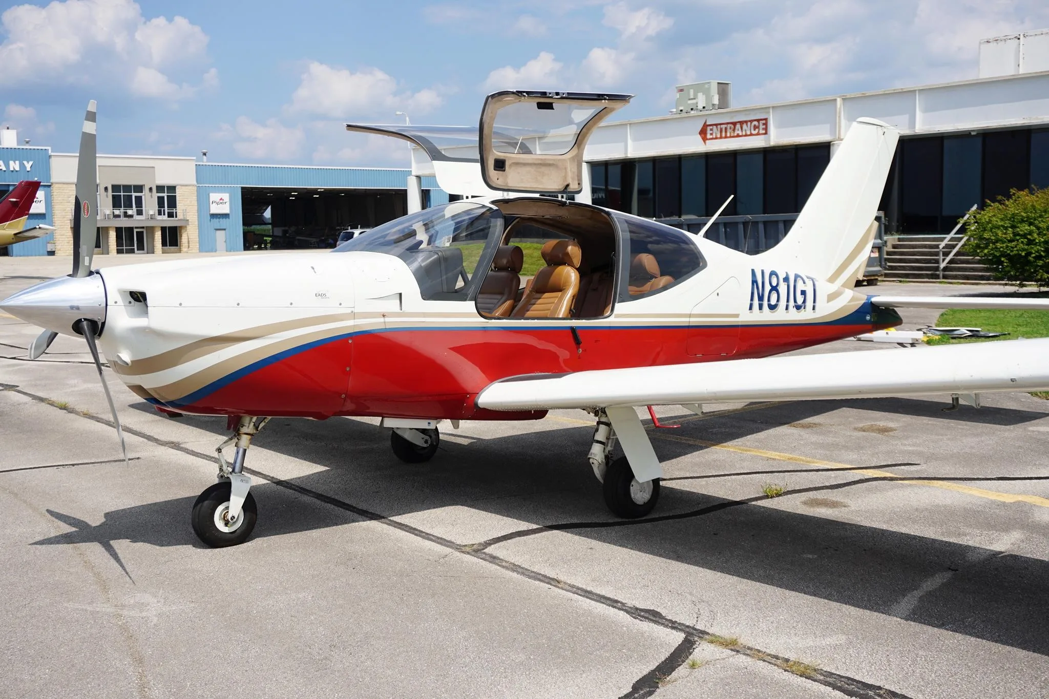 Exterior view of a 2001 SOCATA TB-20 GT TRINIDAD, N81GT.
