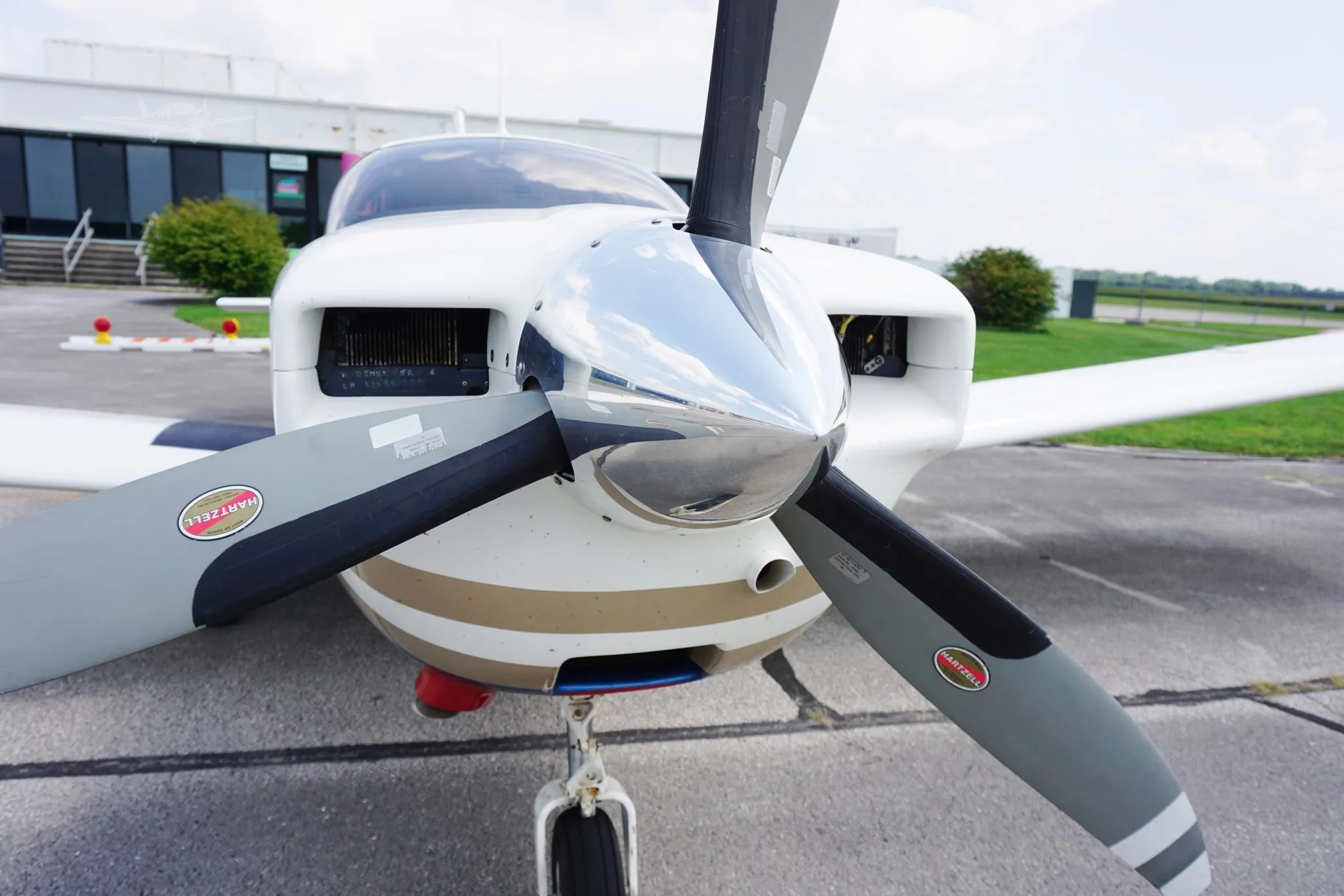 Exterior view of a 2001 SOCATA TB-20 GT TRINIDAD, N81GT.