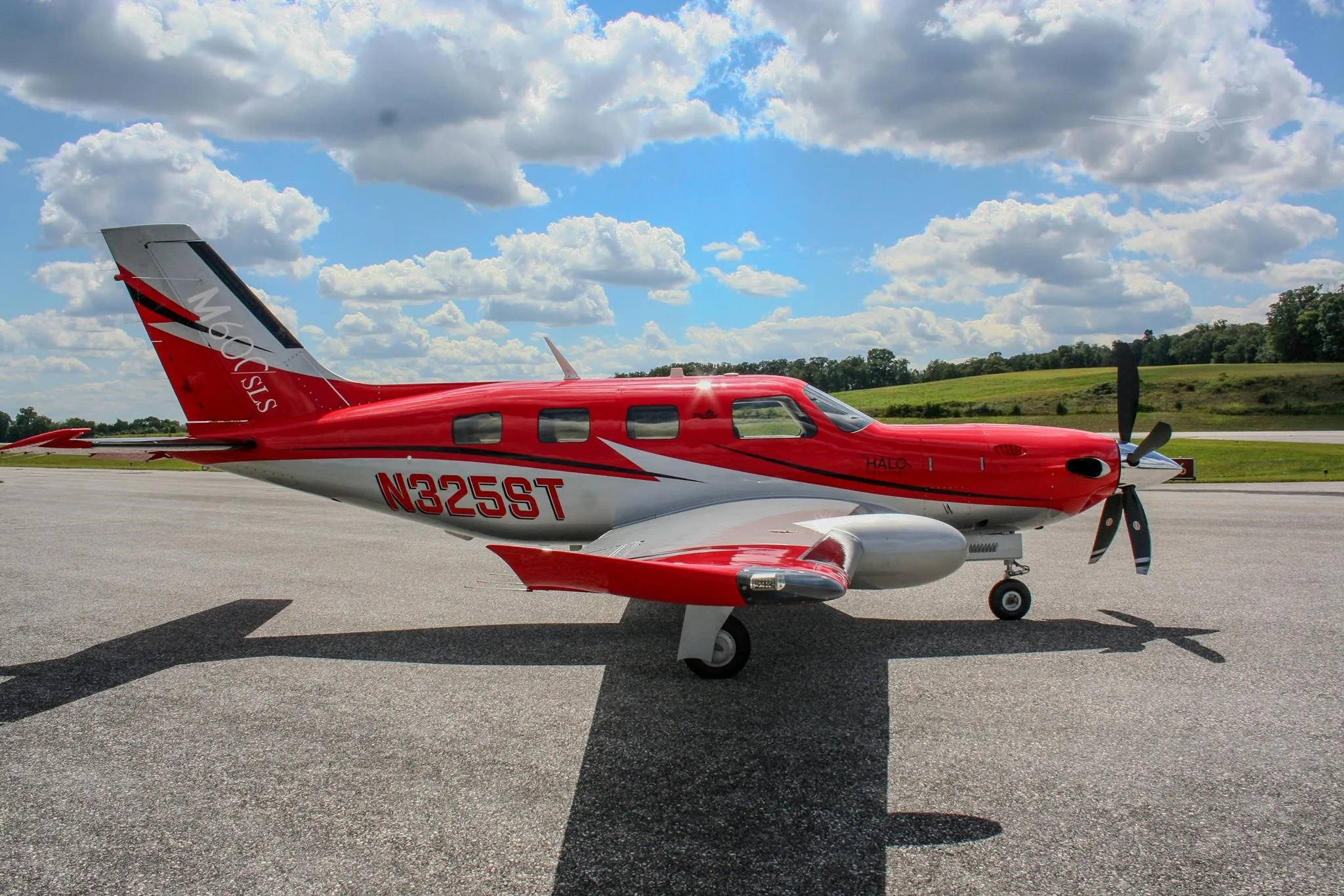 Exterior view of a 2020 PIPER M600 SLS, N325ST.