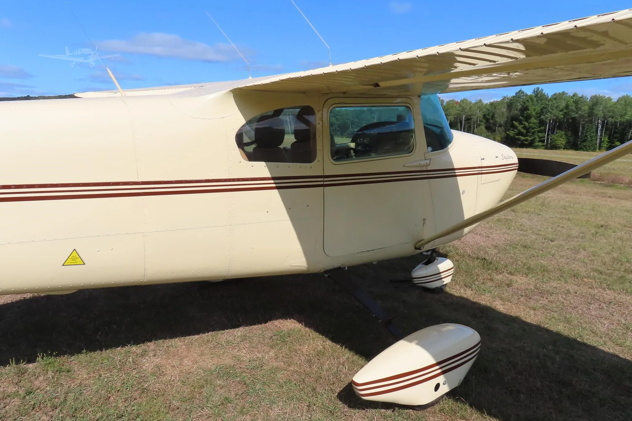 Exterior view of a 1957 CESSNA 182 SKYLANE, C-GOFA.