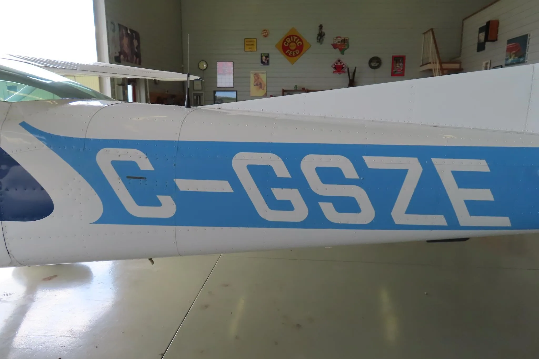 Exterior view of a 1978 CESSNA 182Q SKYLANE, C-GSZE.
