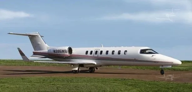Exterior view of a 1999 LEARJET 45, N395WB.