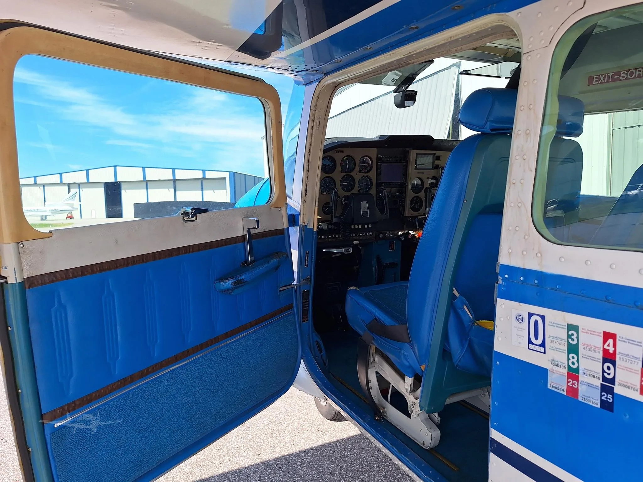 Cockpit and instrument panel of a 1974 CESSNA 182P SKYLANE.