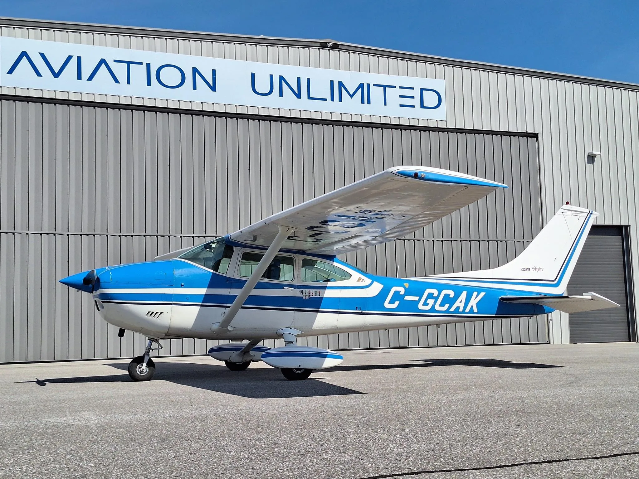 Exterior view of a 1974 CESSNA 182P SKYLANE, C-GCAK.
