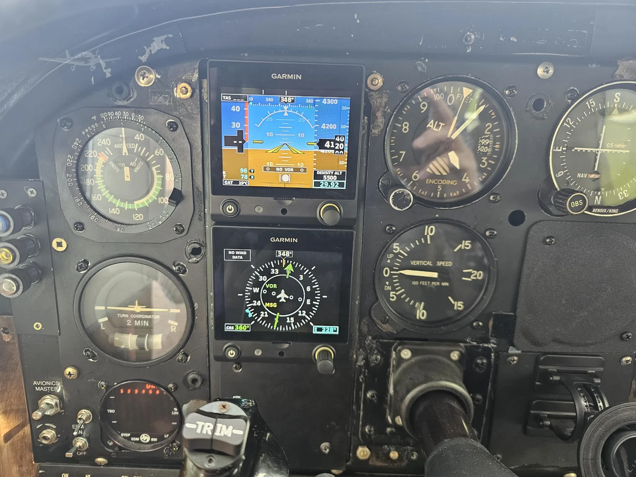 Cockpit and instrument panel of a 1974 CESSNA TURBO 210.