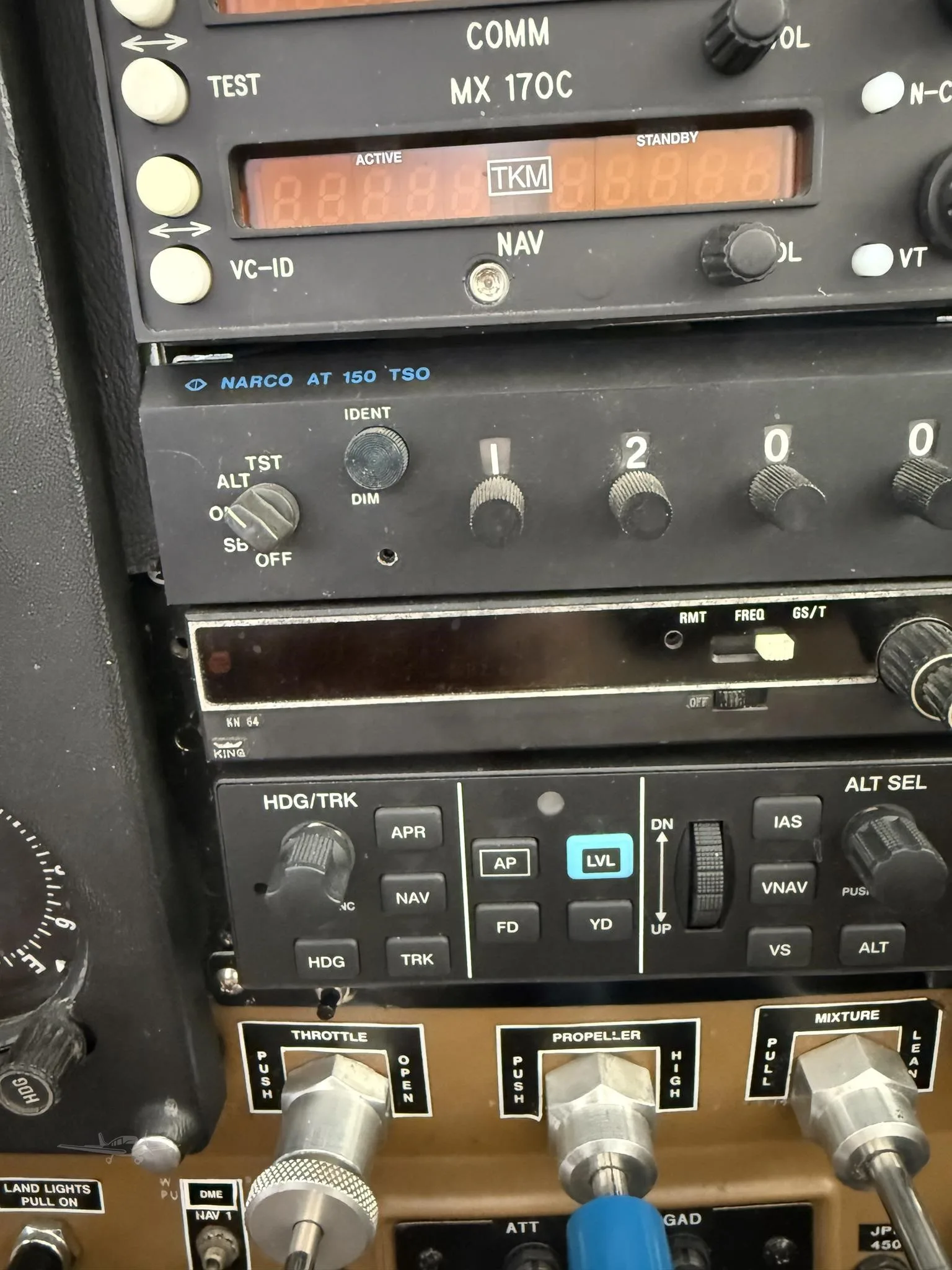 Avionics suite of a 1970 CESSNA A185E.