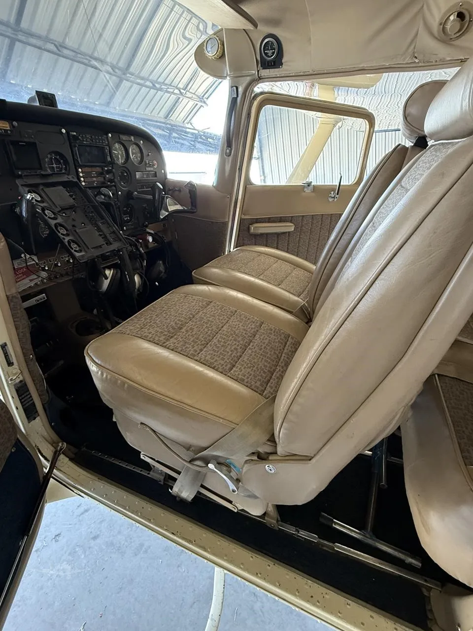 Cabin interior of a 1970 CESSNA A185E.