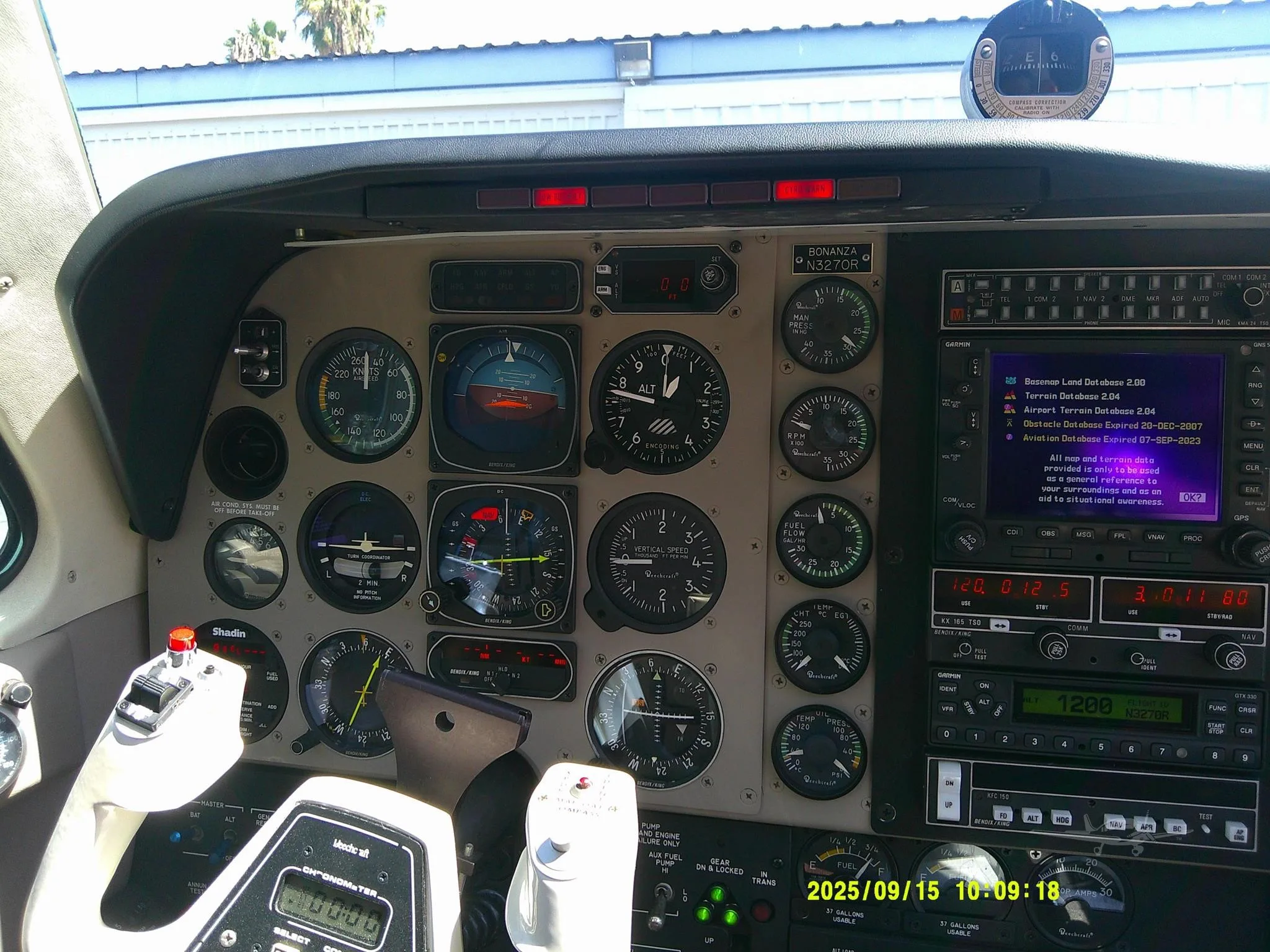 Cockpit and instrument panel of a 1995 BEECHCRAFT A36 BONANZA.