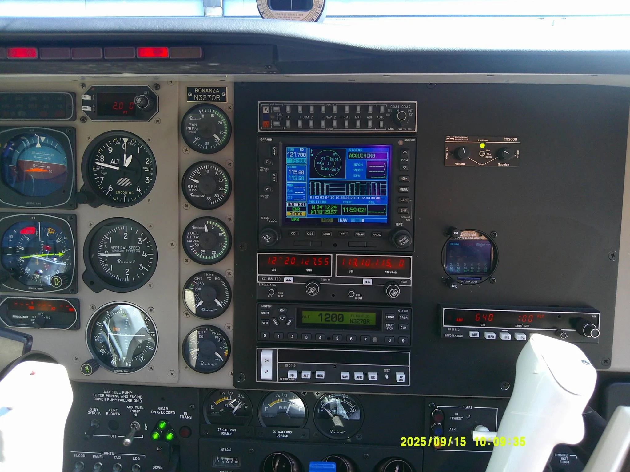 Cockpit and instrument panel of a 1995 BEECHCRAFT A36 BONANZA.