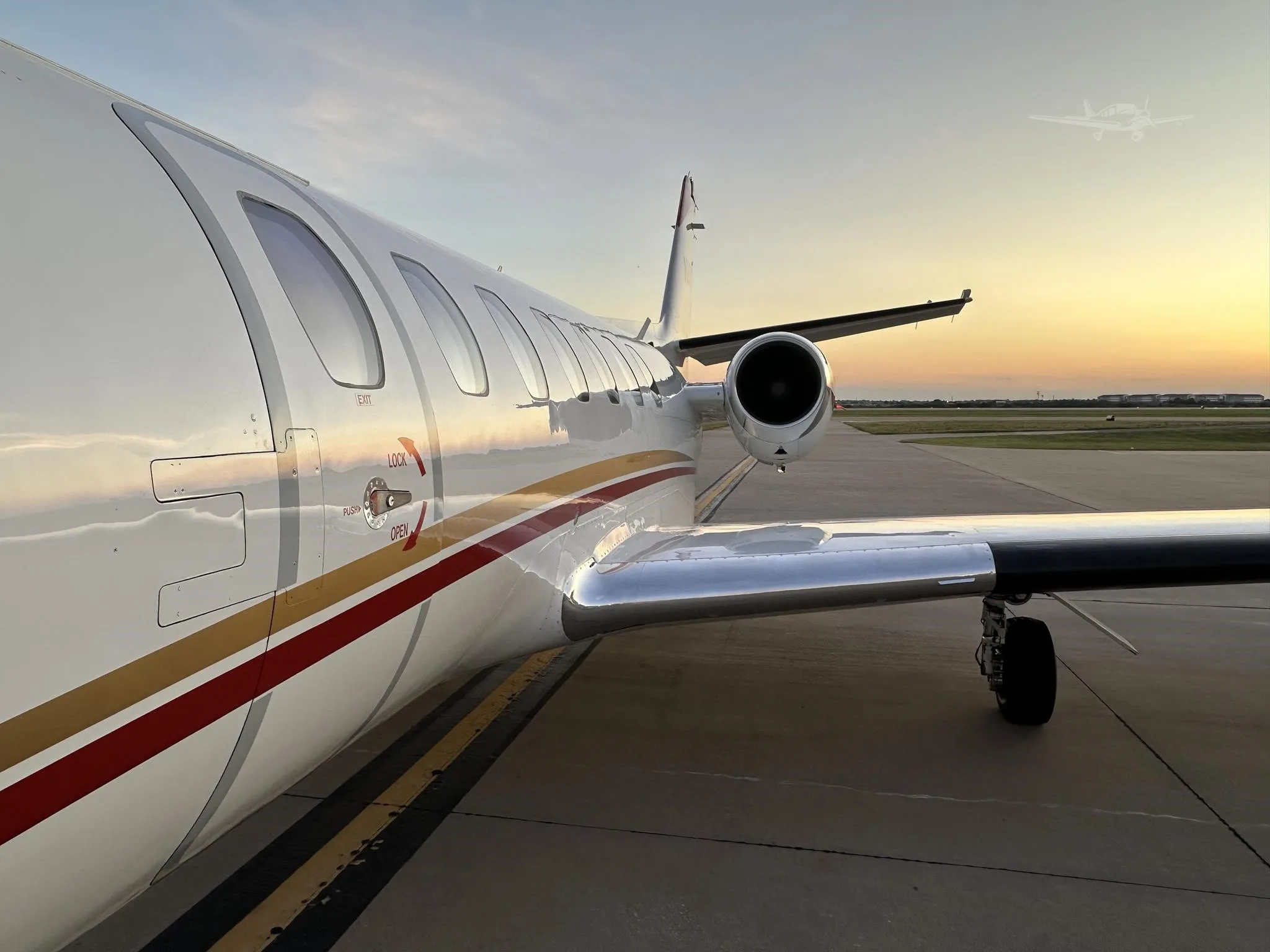 Exterior view of a 1992 CESSNA CITATION V, N18CV.