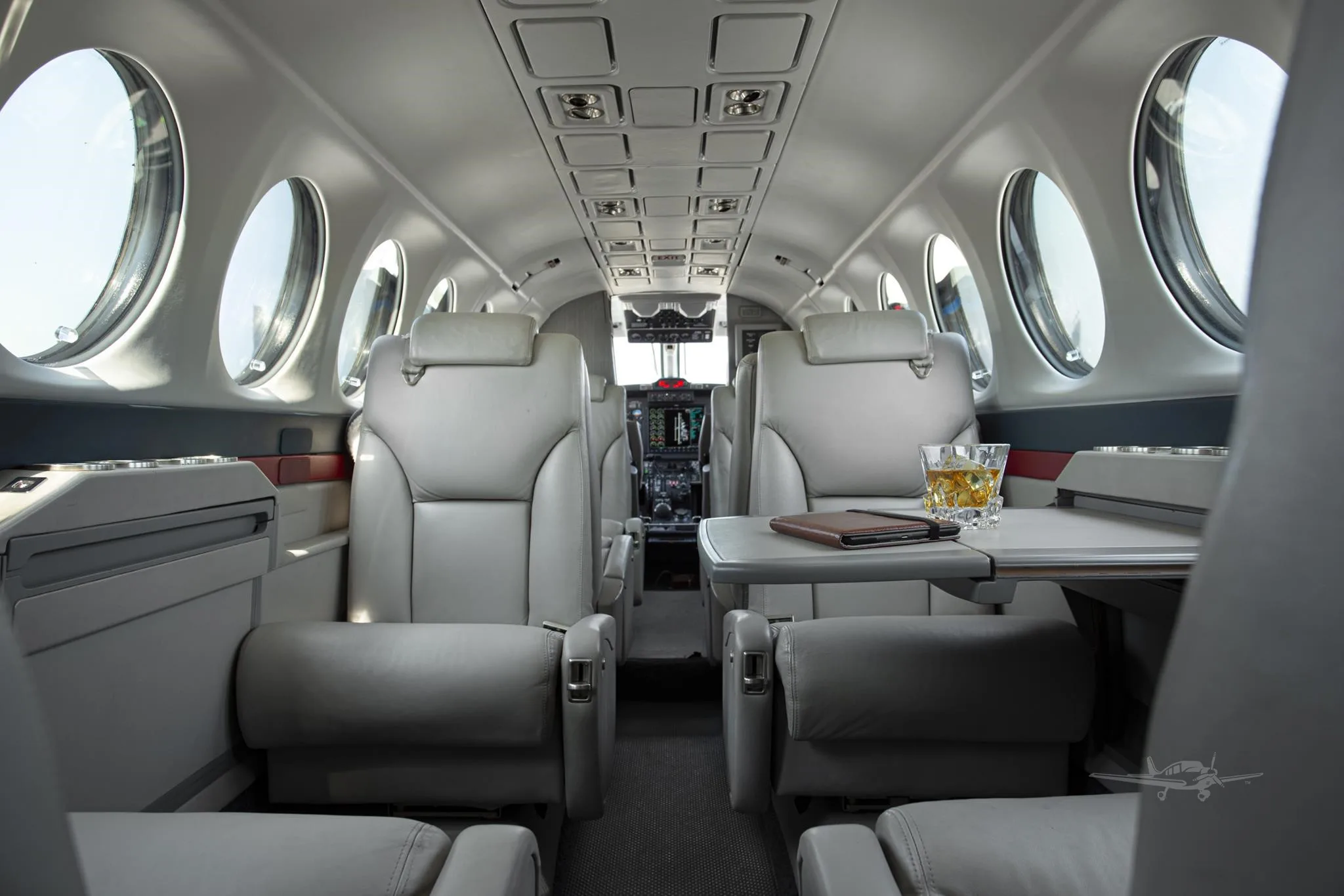 Cabin interior of a 1999 BEECHCRAFT KING AIR 350.