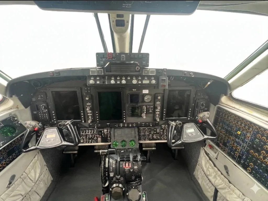Cockpit and instrument panel of a 2010 BEECHCRAFT KING AIR 350ER.