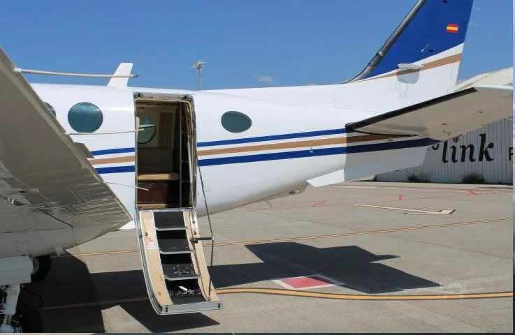 Exterior view of a 1985 BEECHCRAFT KING AIR C90A.