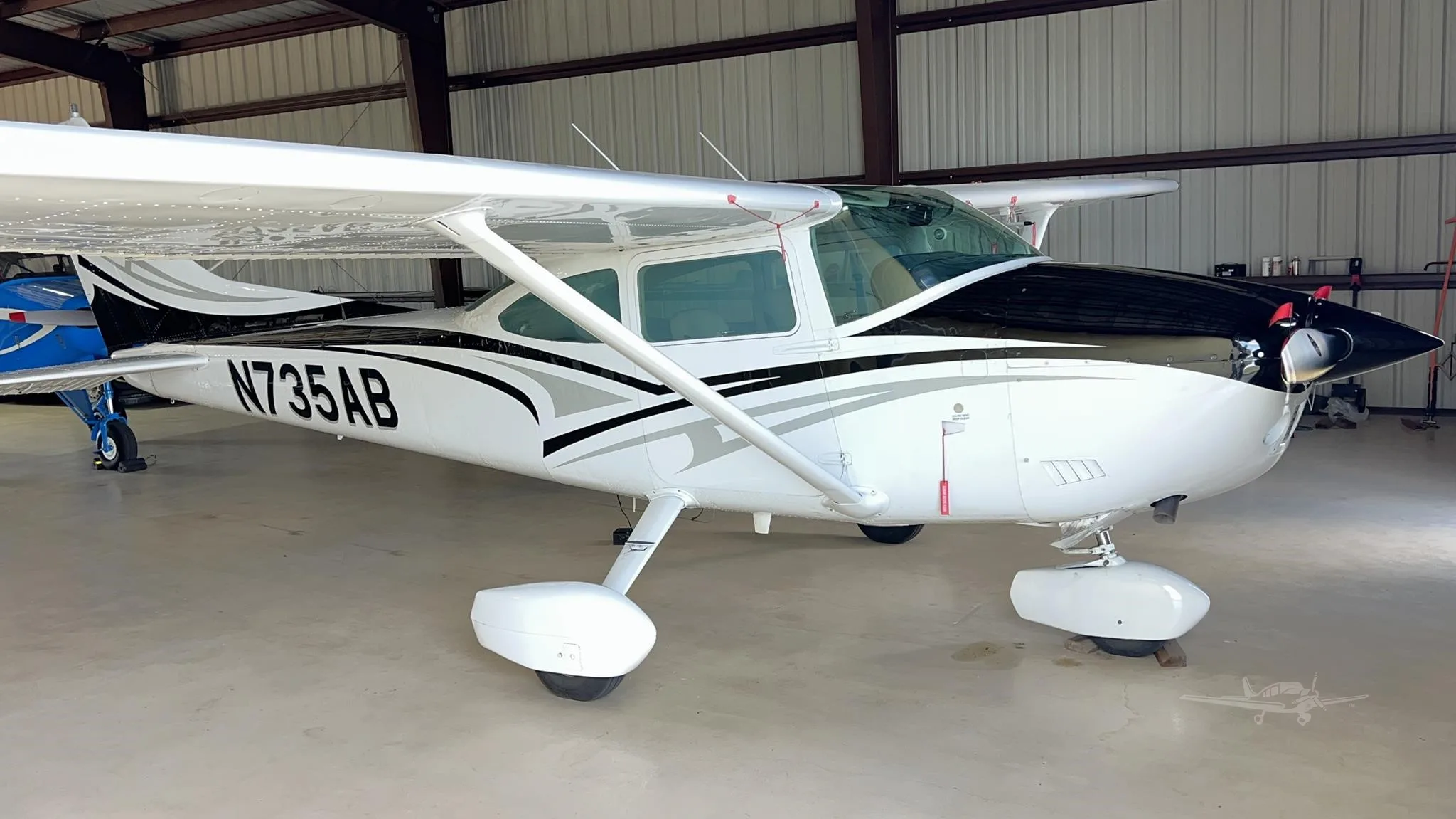 1977 CESSNA 182Q SKYLANE
