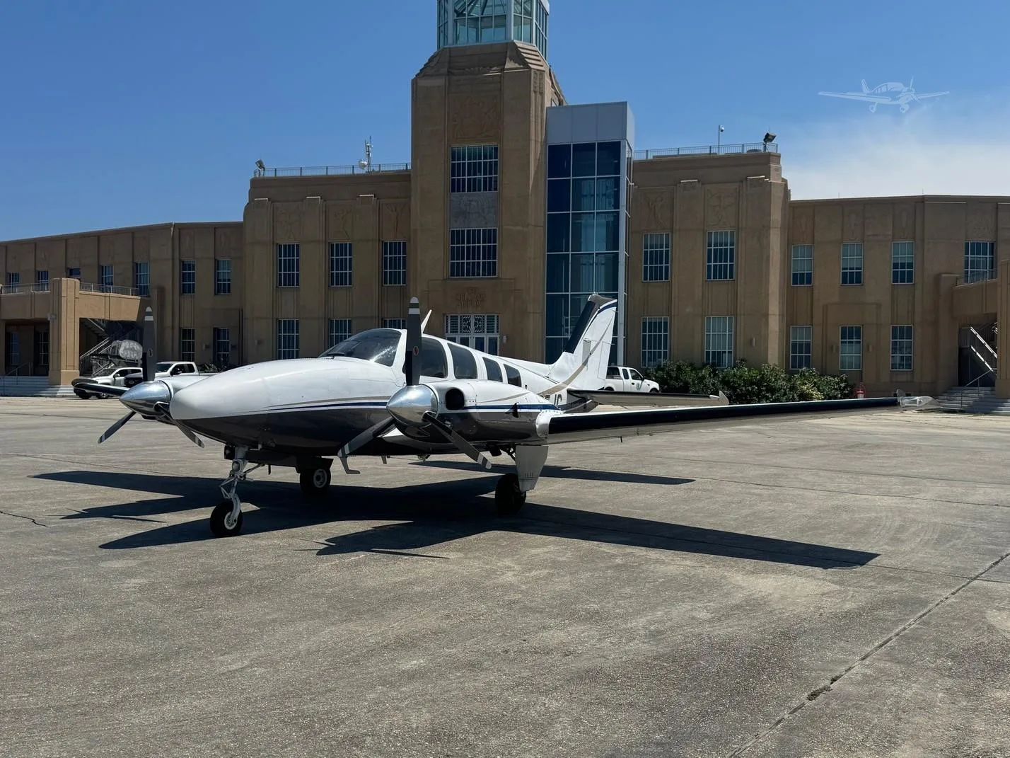 Exterior view of a 1980 BEECHCRAFT 58P BARON, N805JC.