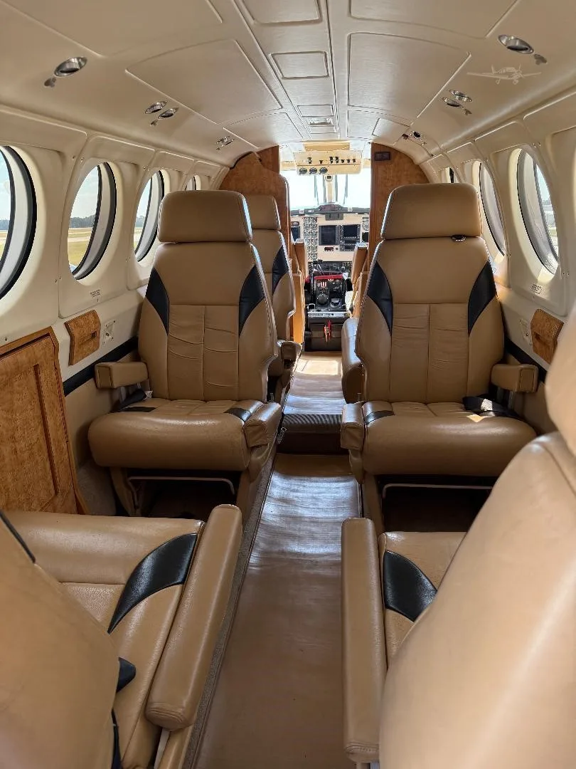 Cabin interior of a 1984 BEECHCRAFT KING AIR B200.