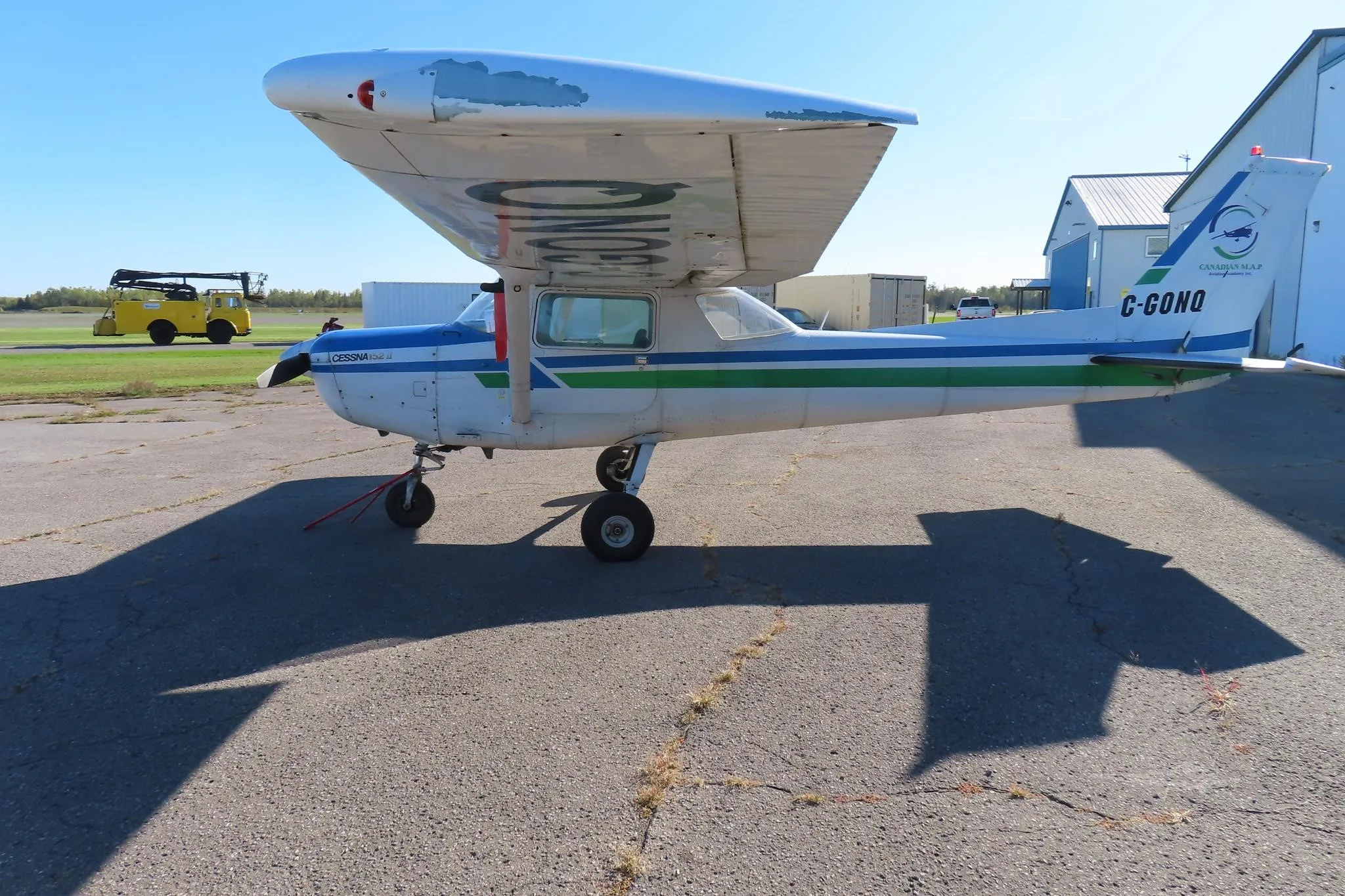 Exterior view of a 1979 CESSNA 152, C-GONQ.