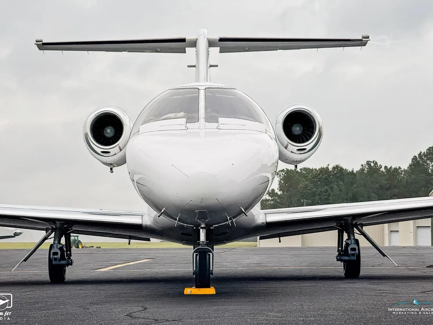 Exterior view of a 1995 CESSNA CITATION JET, N608MM.