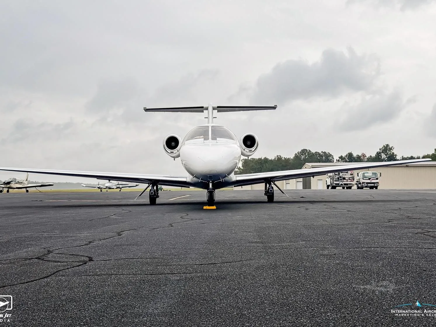 Exterior view of a 1995 CESSNA CITATION JET, N608MM.
