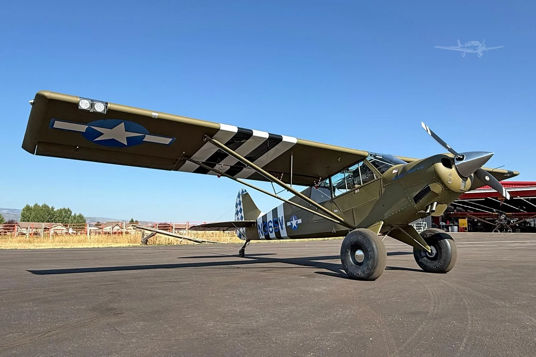 Exterior view of a 2025 AVIAT HUSKY A-1C-200, N36SV.
