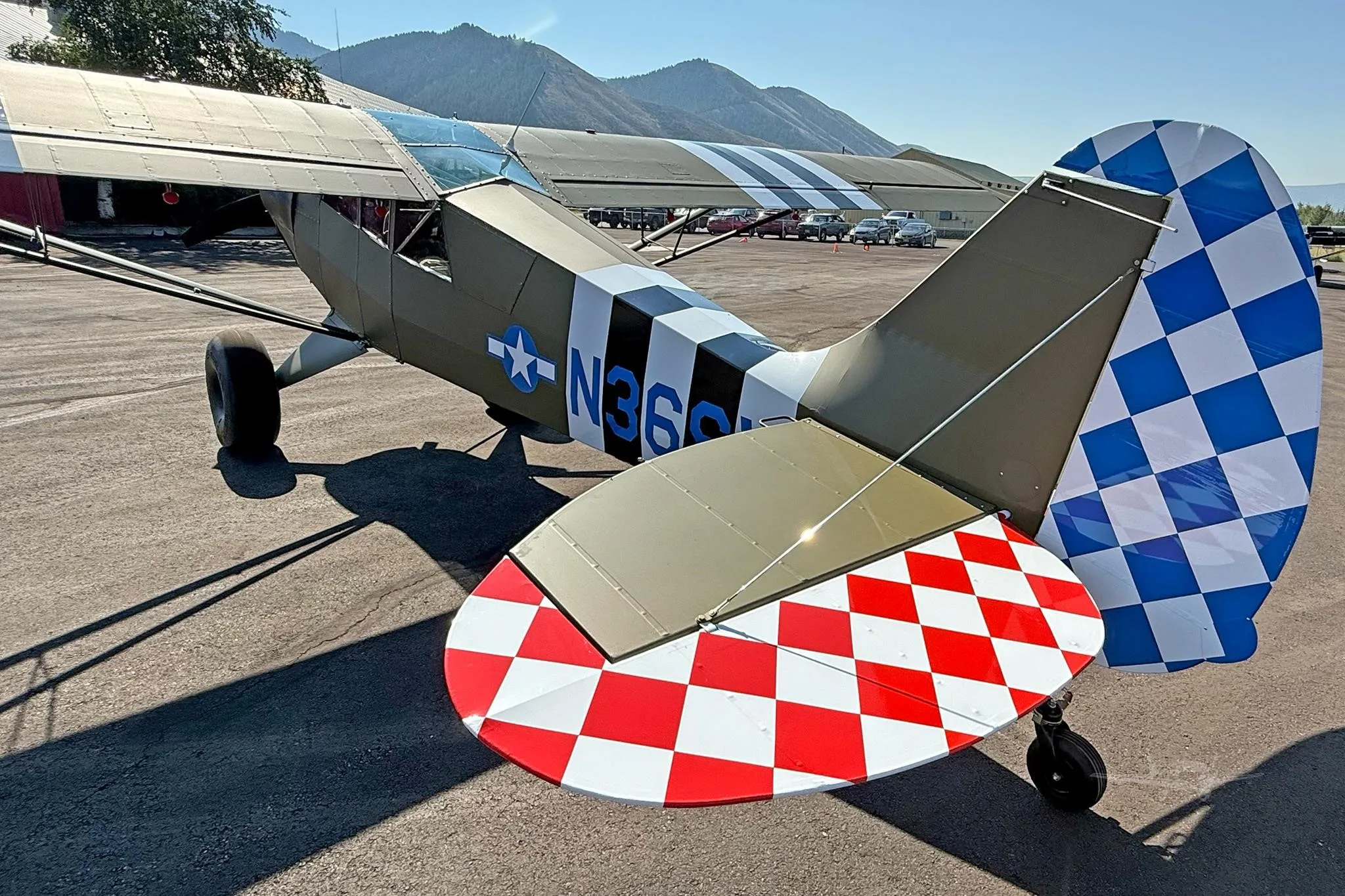Marketing image of a 2025 AVIAT HUSKY A-1C-200.