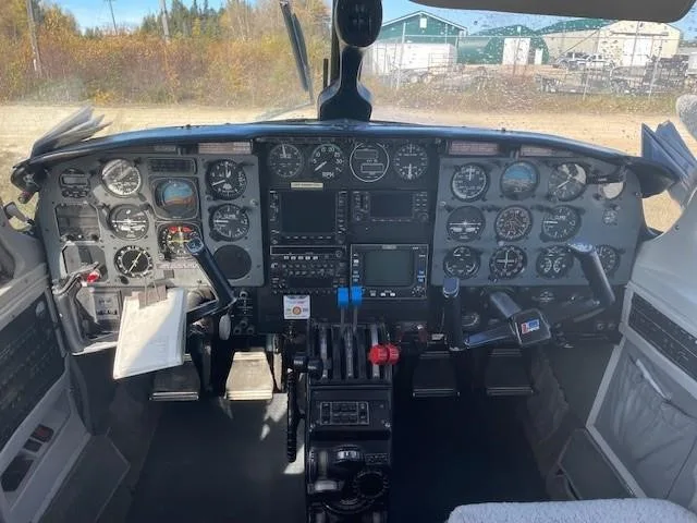 Avionics suite of a 1980 PIPER NAVAJO CHIEFTAIN.