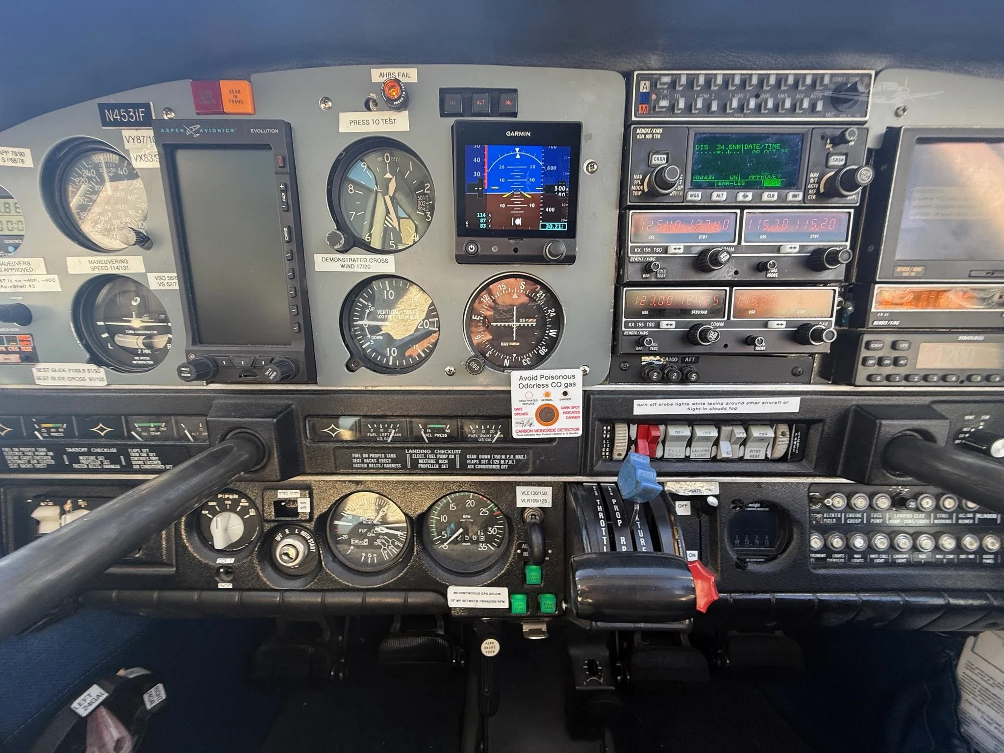 Cockpit and instrument panel of a 1976 PIPER ARROW II.