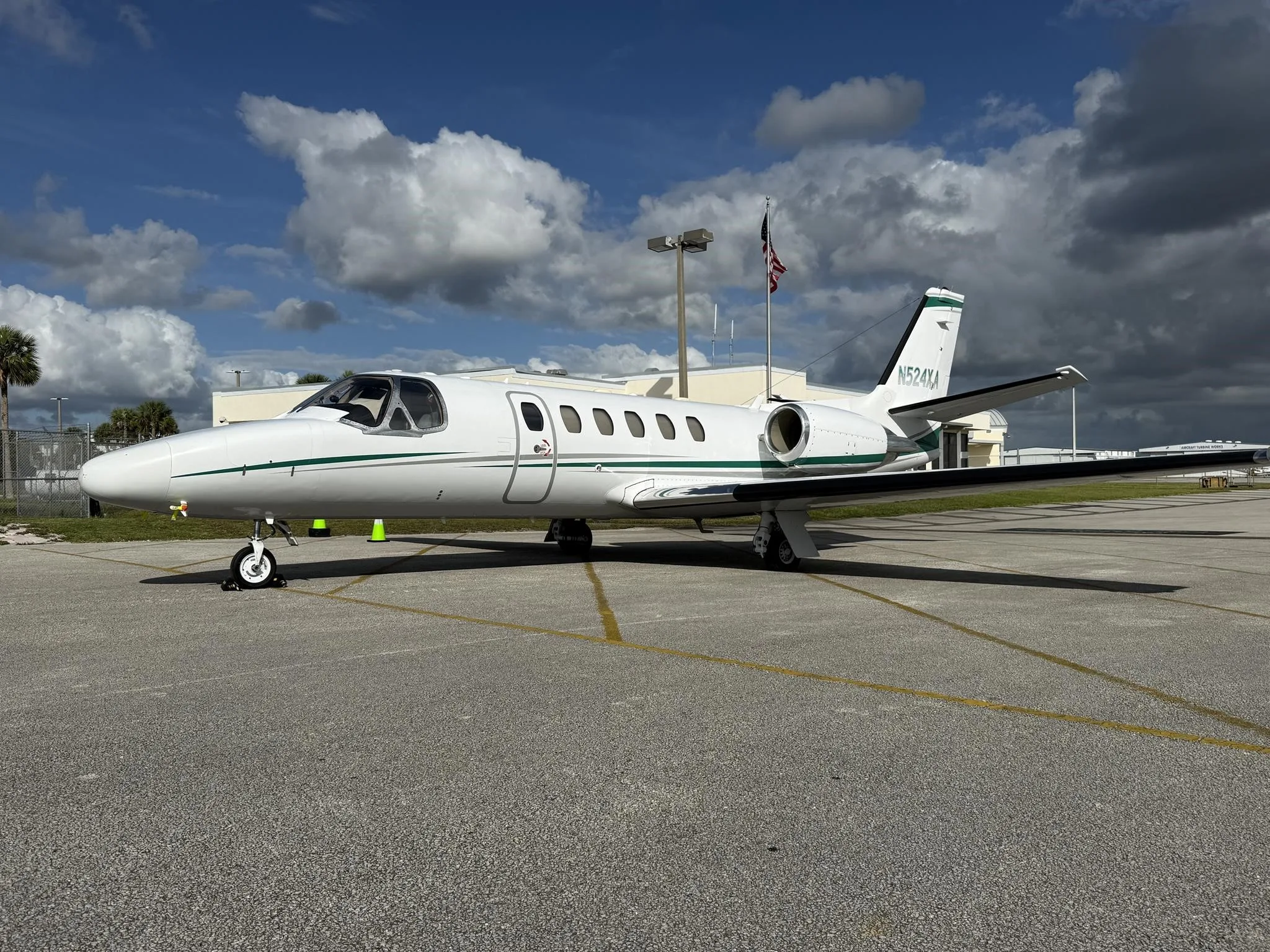 Exterior view of a 2001 CESSNA CITATION BRAVO, N524XA.
