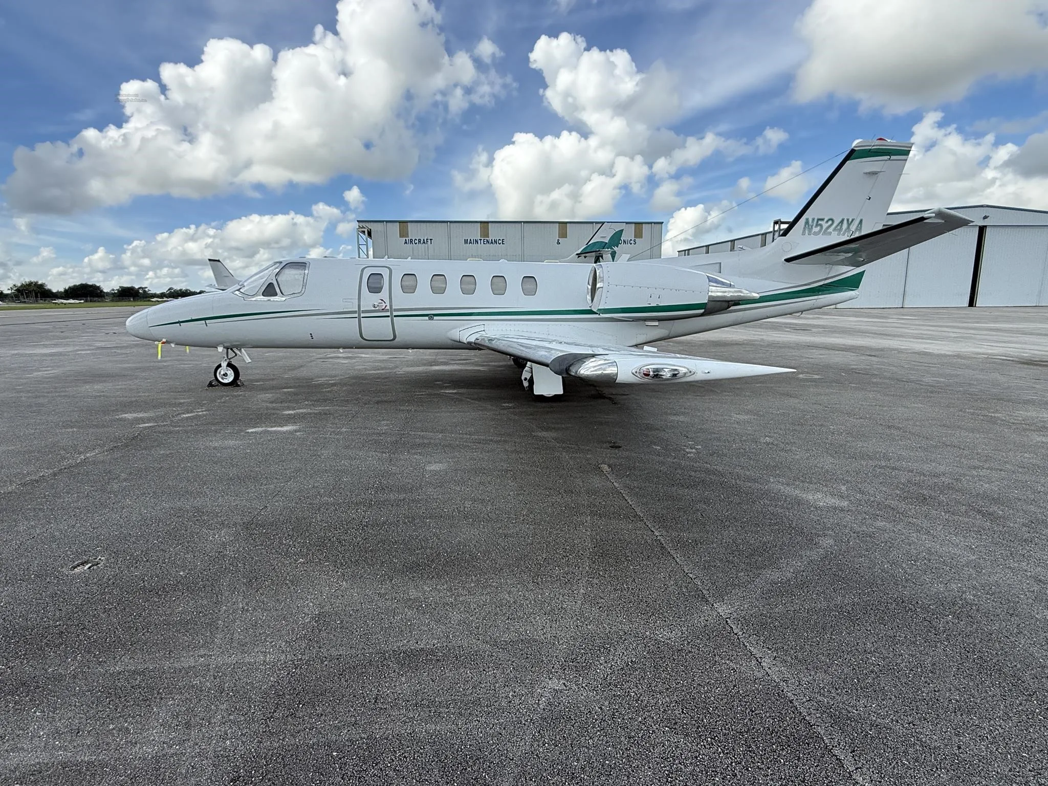 Exterior view of a 2001 CESSNA CITATION BRAVO, N524XA.