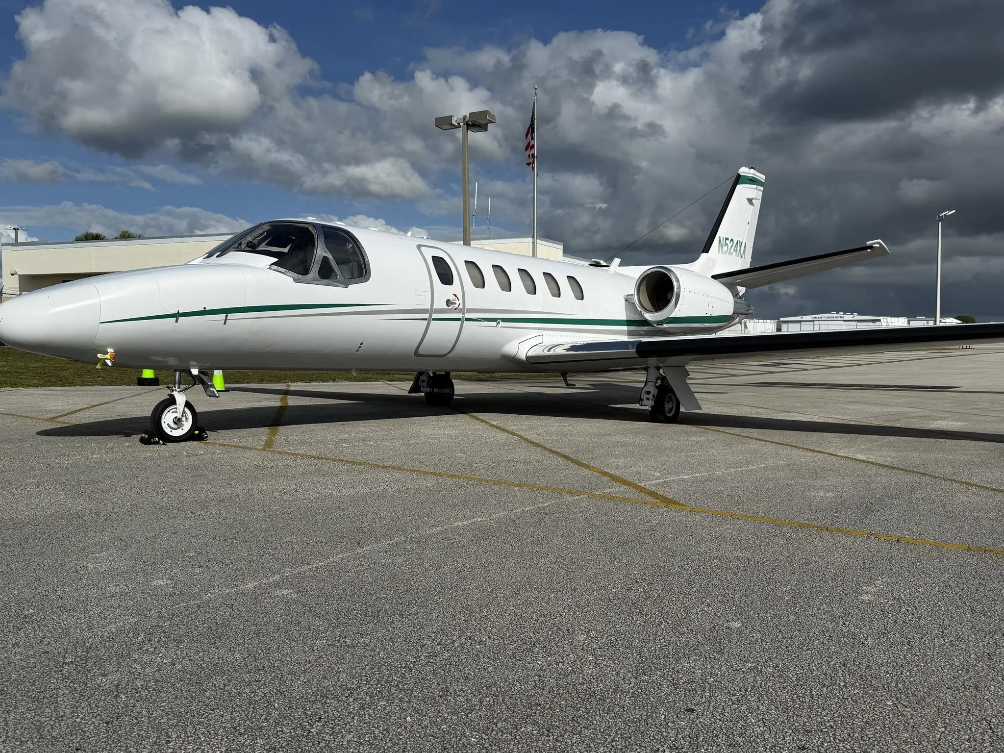 Exterior view of a 2001 CESSNA CITATION BRAVO, N524XA.