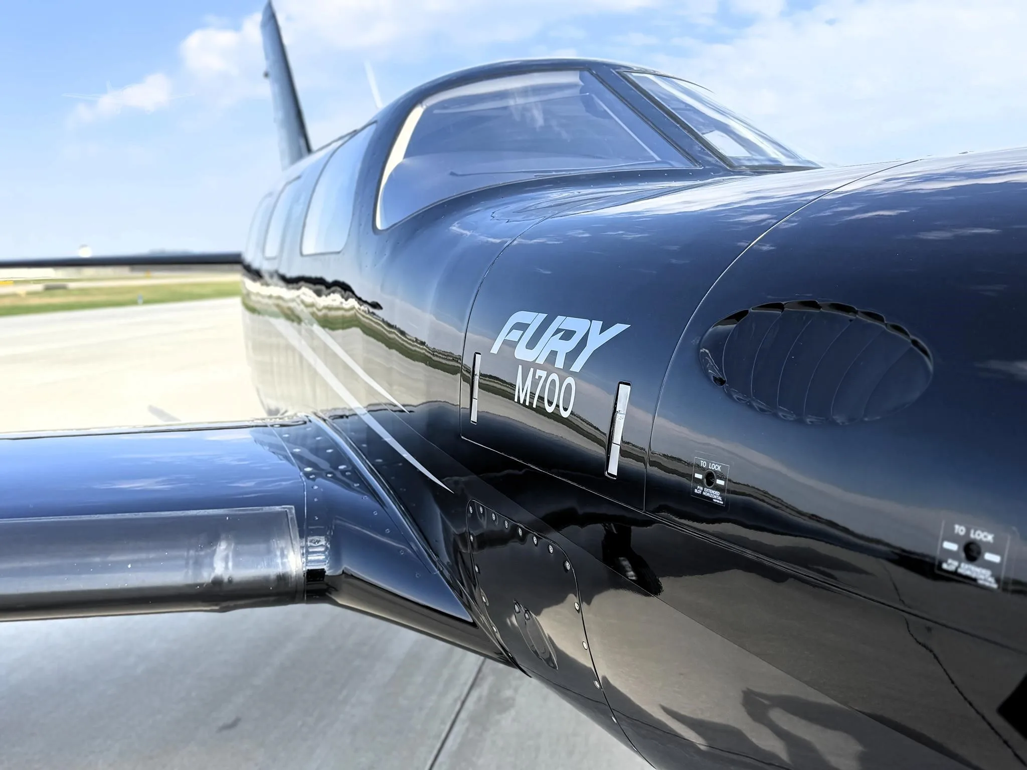 2025 Piper M700