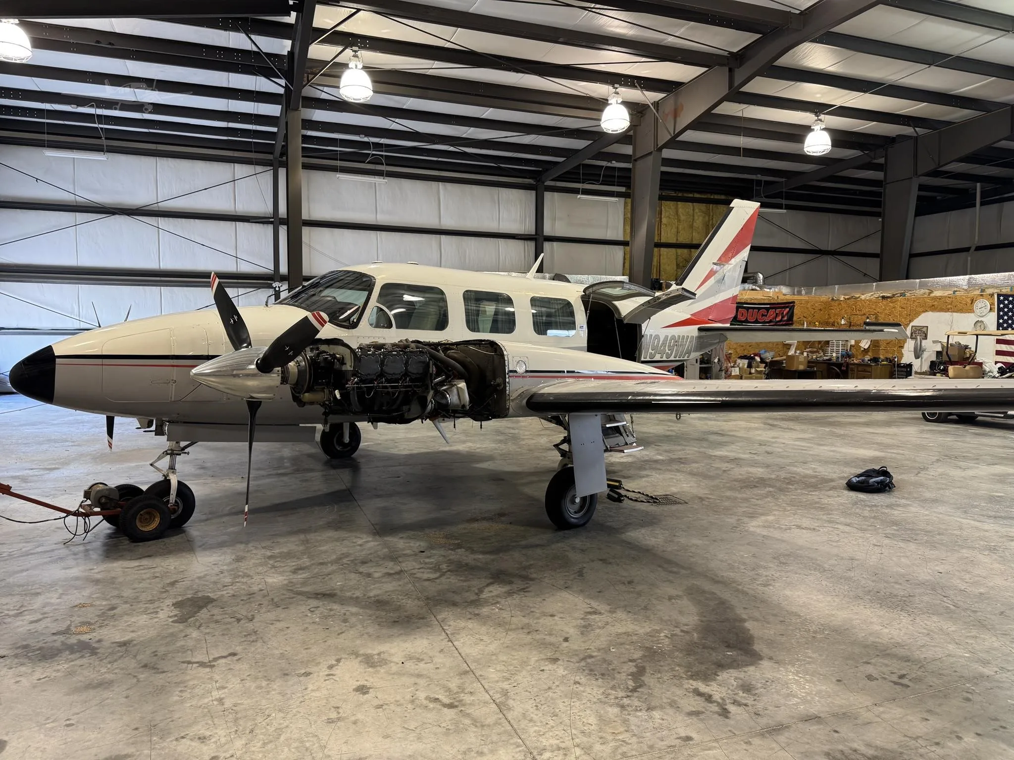 Exterior view of a 1976 PIPER NAVAJO CR, N949WA.
