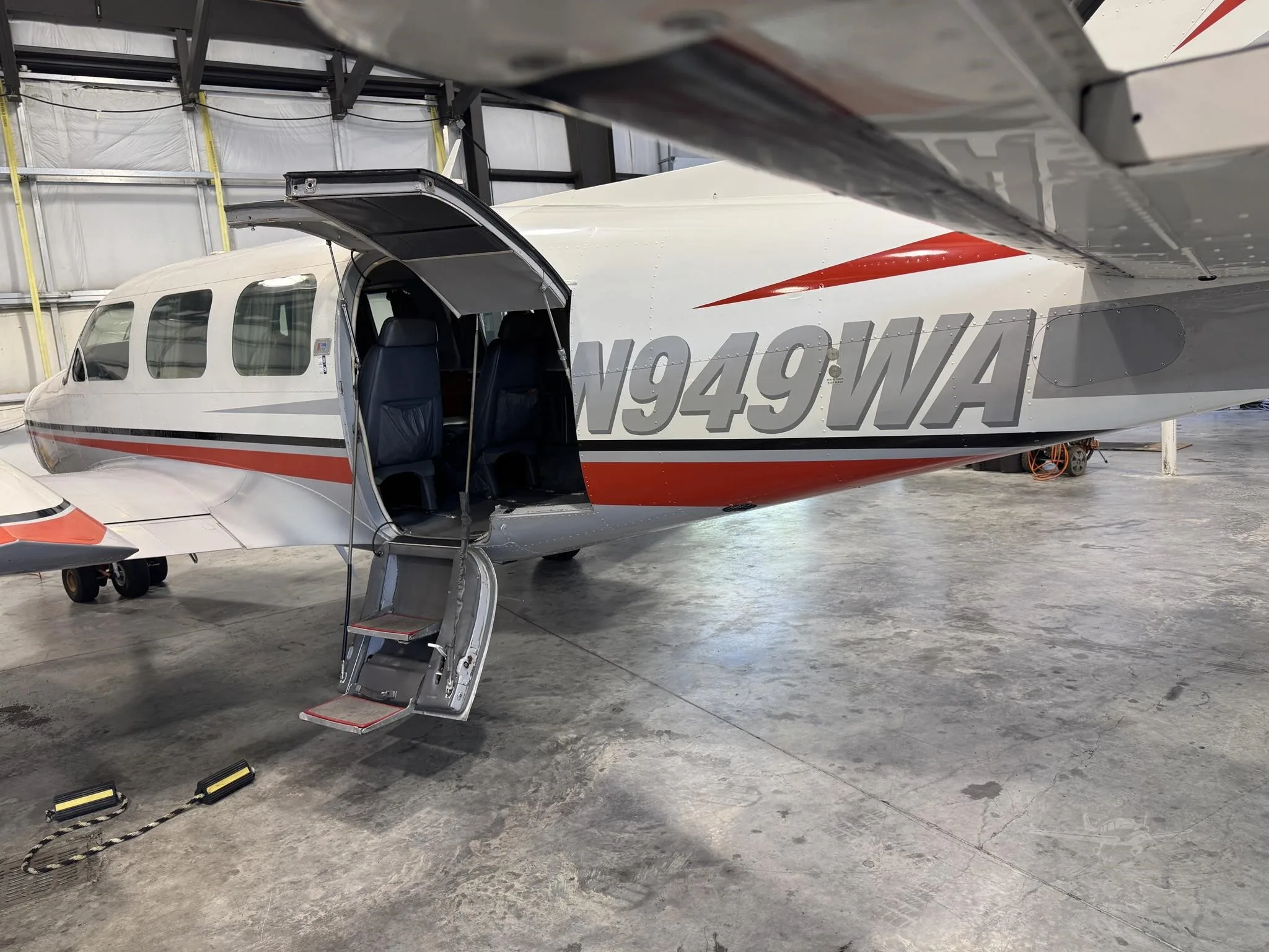 Exterior view of a 1976 PIPER NAVAJO CR, N949WA.