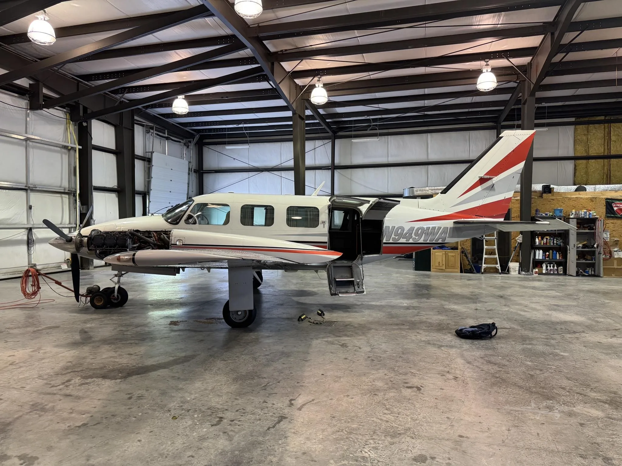 Exterior view of a 1976 PIPER NAVAJO CR, N949WA.