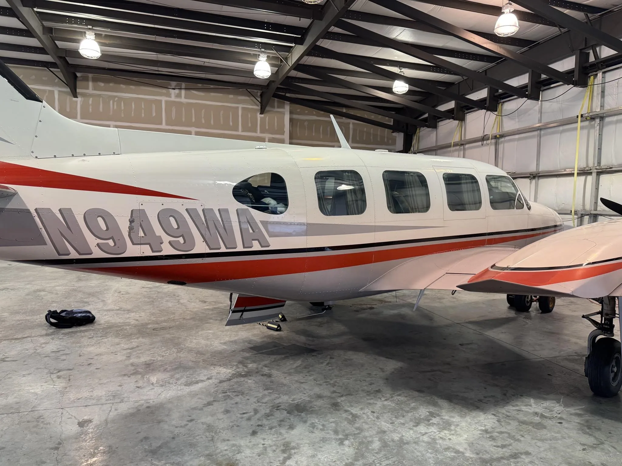 Exterior view of a 1976 PIPER NAVAJO CR, N949WA.