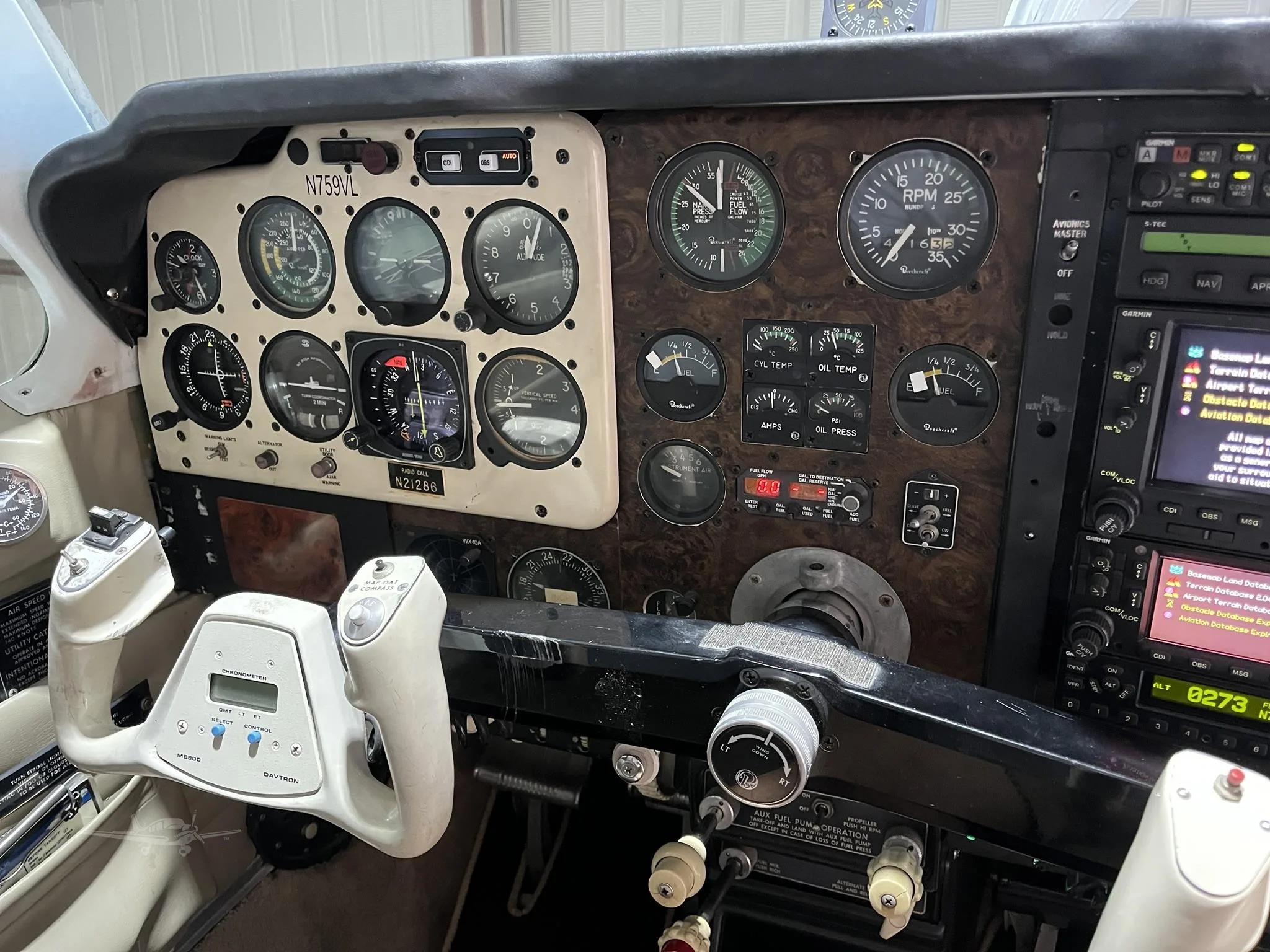 Cockpit and instrument panel of a 1977 BEECHCRAFT A36 BONANZA.