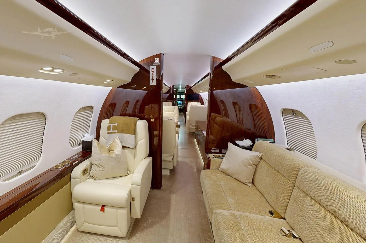 Cabin interior of a 2016 BOMBARDIER GLOBAL 6000.