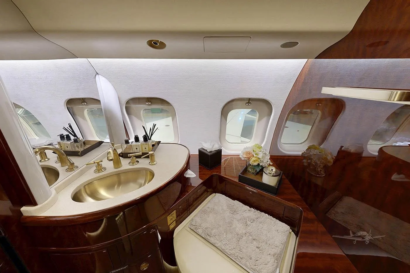 Cabin interior of a 2016 BOMBARDIER GLOBAL 6000.