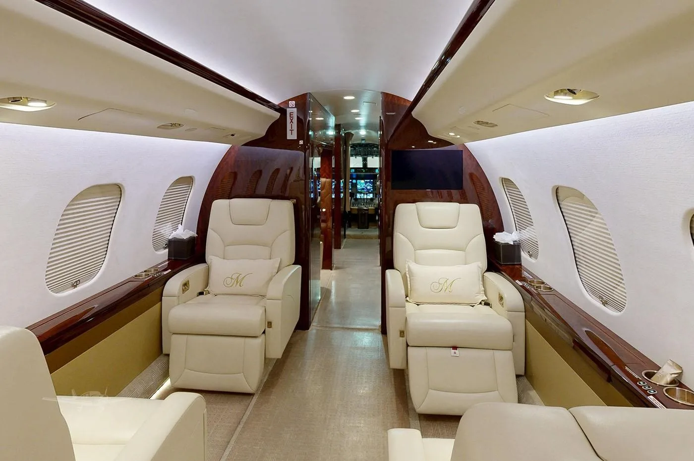Cabin interior of a 2016 BOMBARDIER GLOBAL 6000.