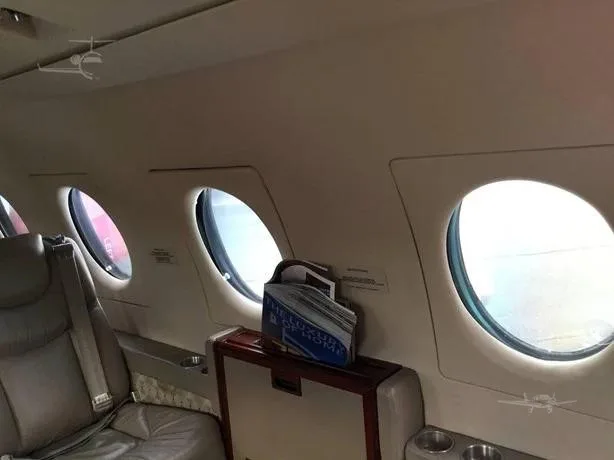 Cabin interior of a 1988 BEECHCRAFT BEECHJET 400.