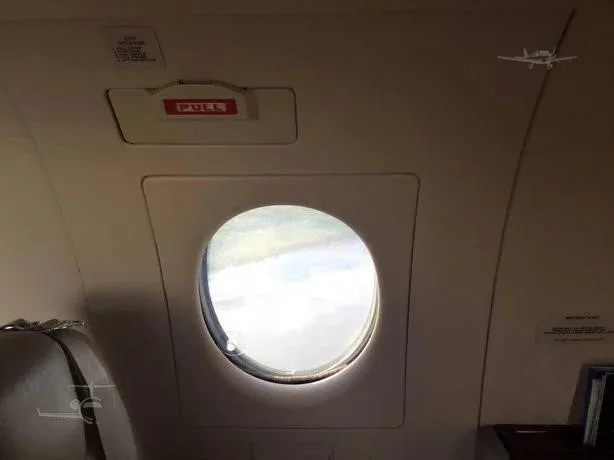 Cabin interior of a 1988 BEECHCRAFT BEECHJET 400.
