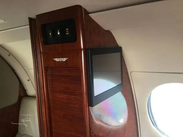 Cabin interior of a 1988 BEECHCRAFT BEECHJET 400.