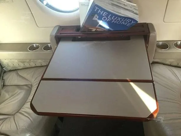 Cabin interior of a 1988 BEECHCRAFT BEECHJET 400.