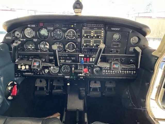 Cockpit and instrument panel of a 1978 PIPER TURBO ARROW III.