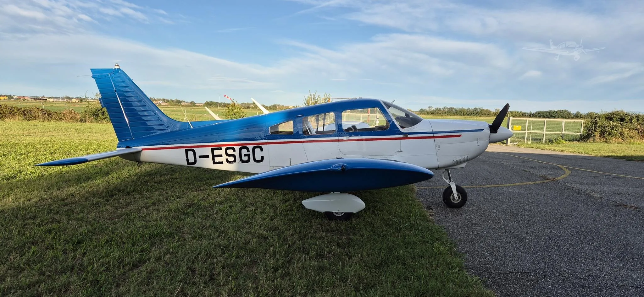 Exterior view of a 1974 PIPER CHEROKEE 180, D-ESGC.