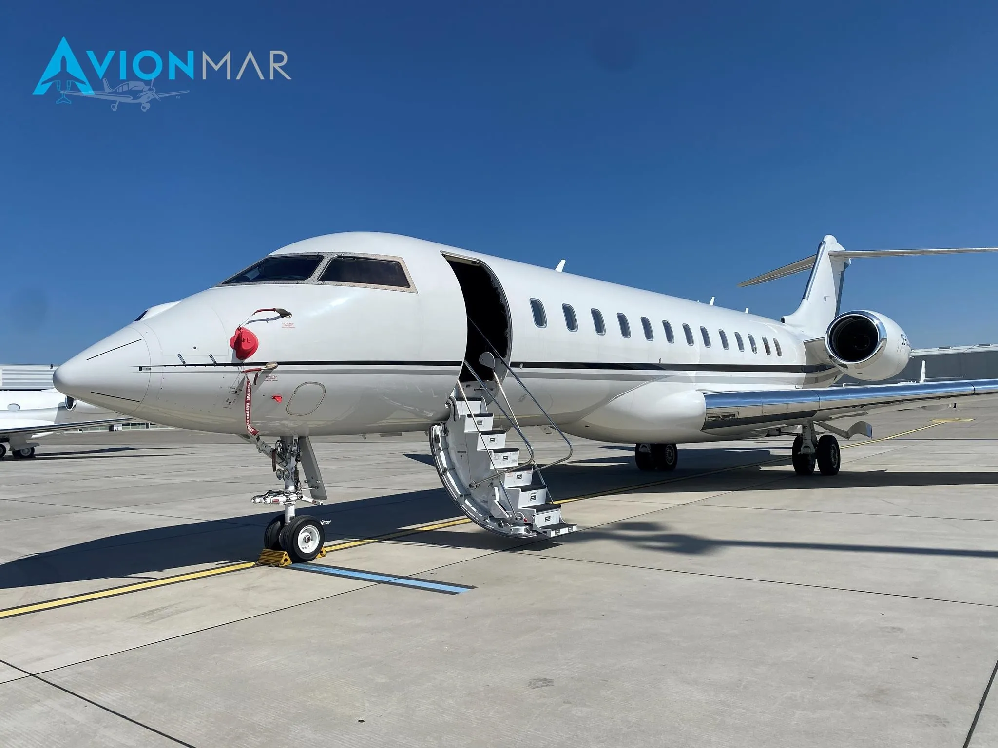 Exterior view of a 2010 BOMBARDIER GLOBAL EXPRESS XRS.