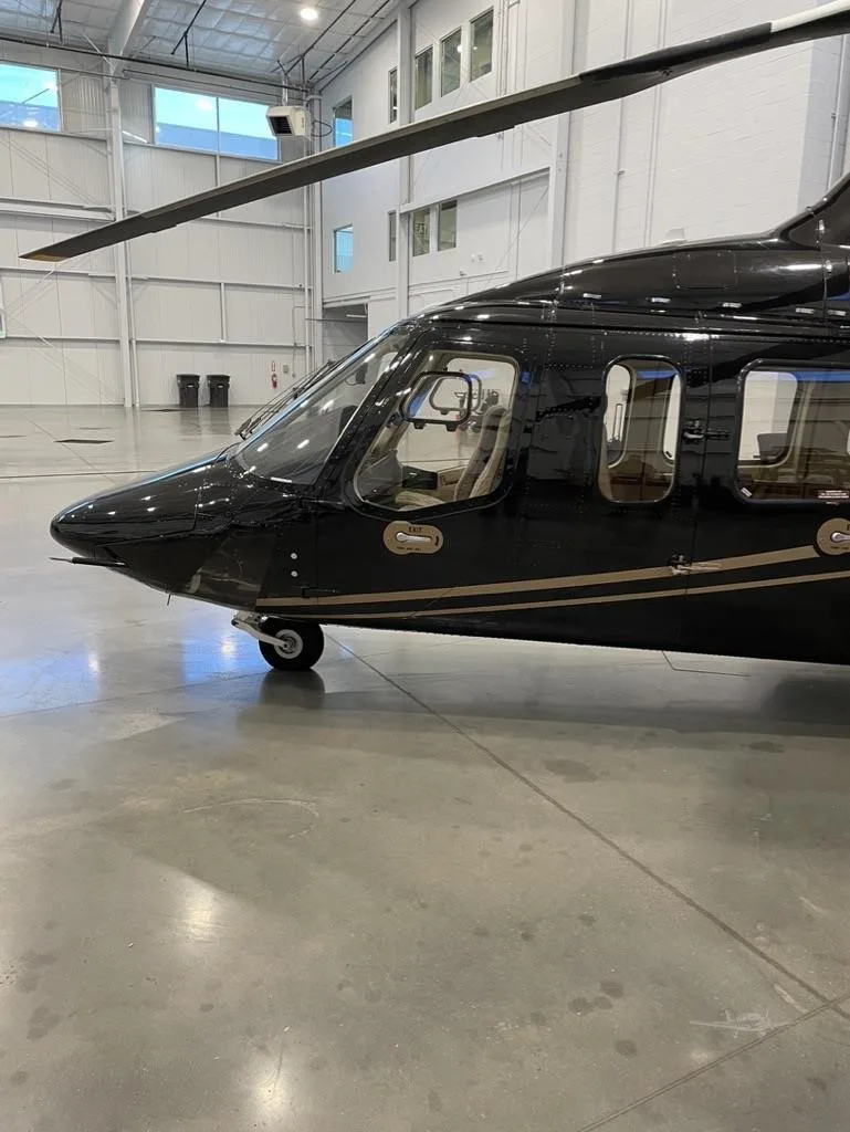 Exterior view of a 2002 BELL 430.