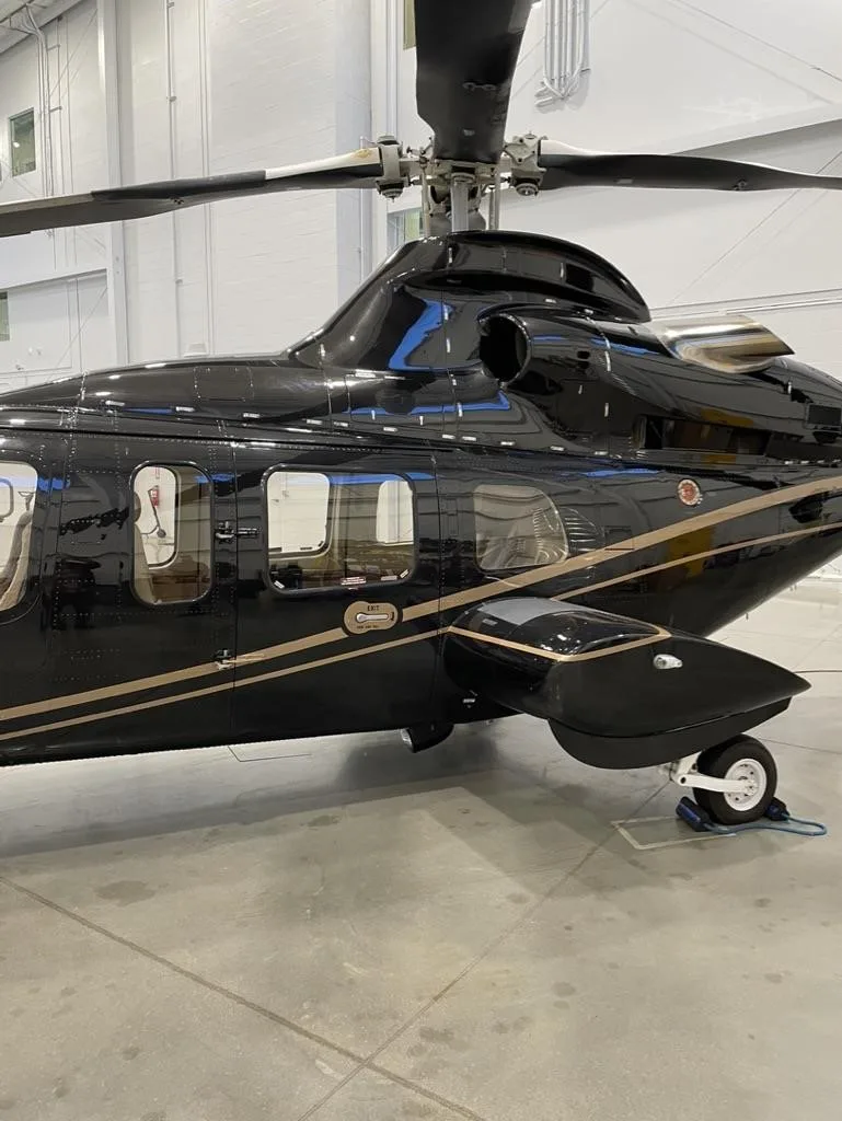 Exterior view of a 2002 BELL 430.