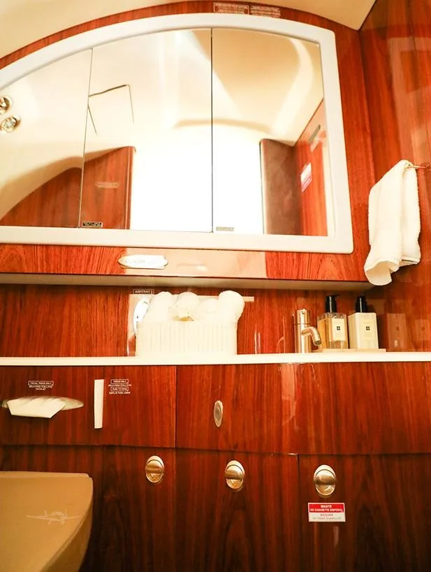 Cabin interior of a 2009 GULFSTREAM G200.