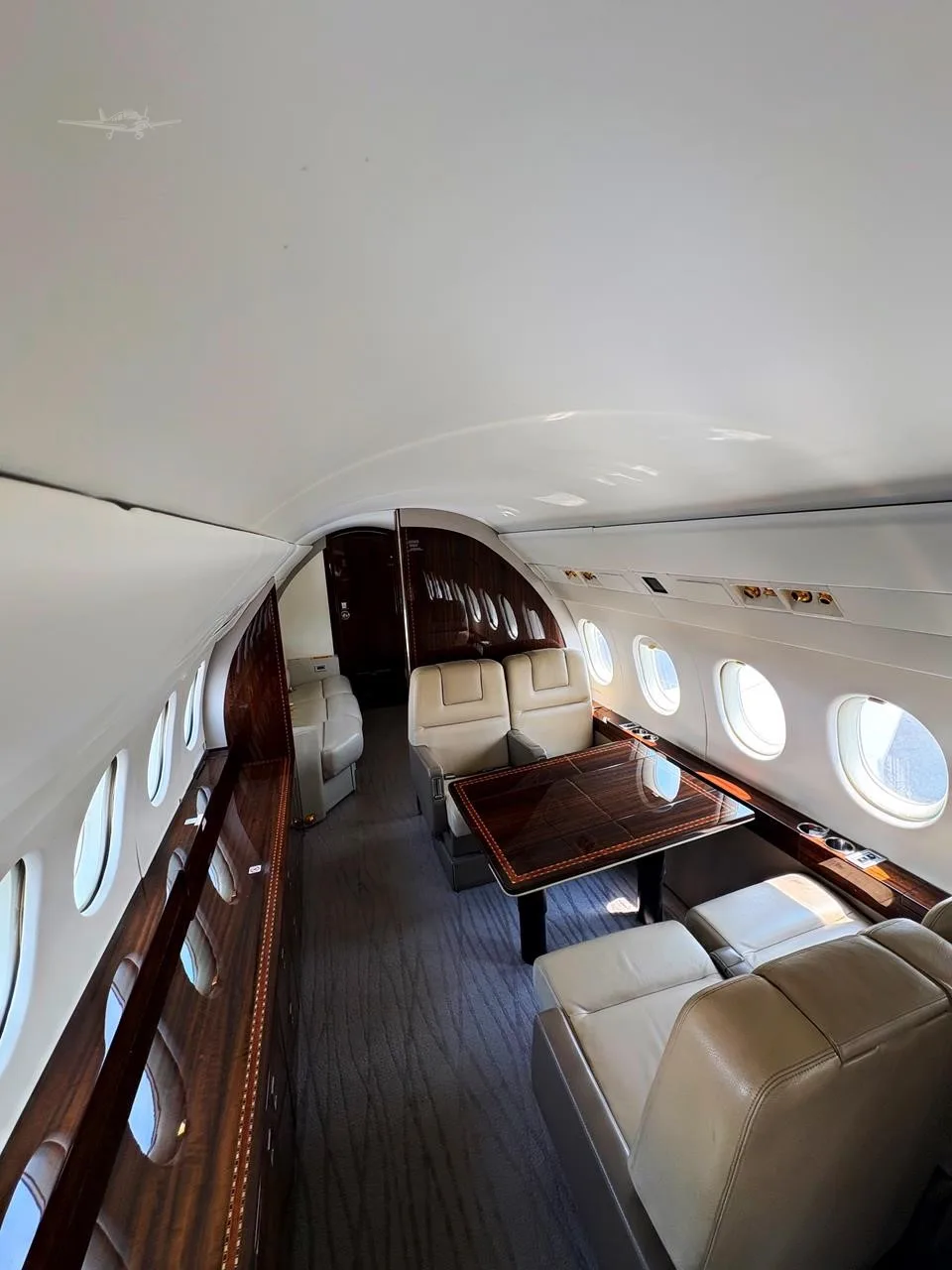 Cabin interior of a 1991 DASSAULT FALCON 900B.